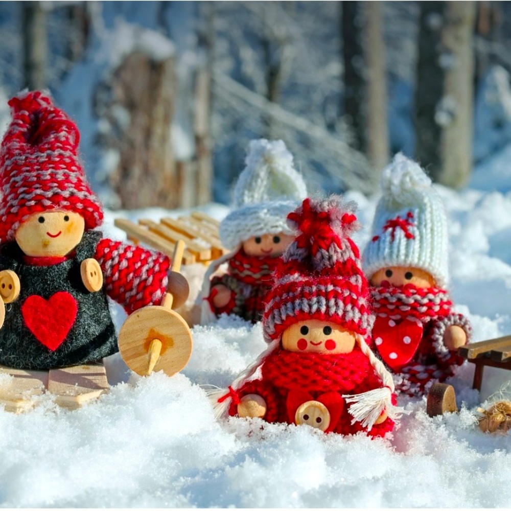 Please LIKE this listing to be notified when I go LIVE! (Stock pic; items NFS).